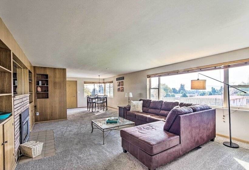 Family Friendly Yakima Escape W/ Yard & Pool!