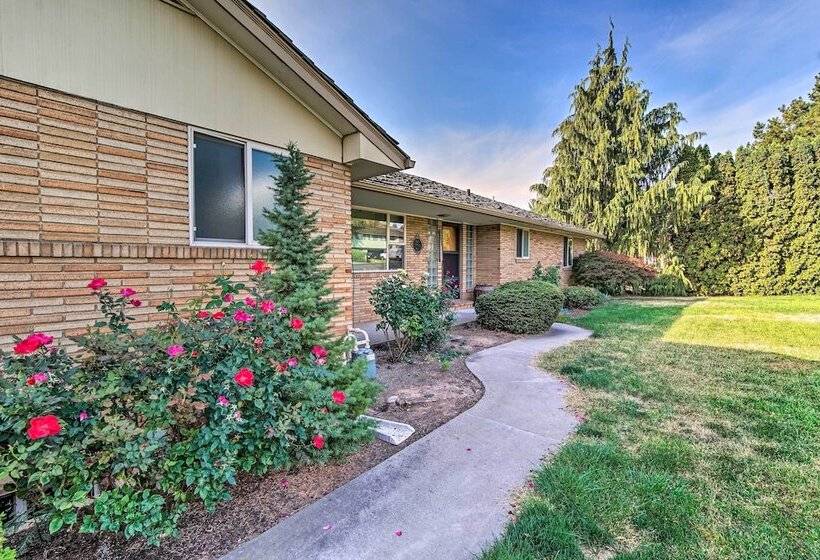 Family Friendly Yakima Escape W/ Yard & Pool!