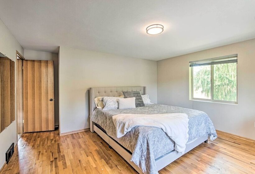 Family Friendly Yakima Escape W/ Yard & Pool!