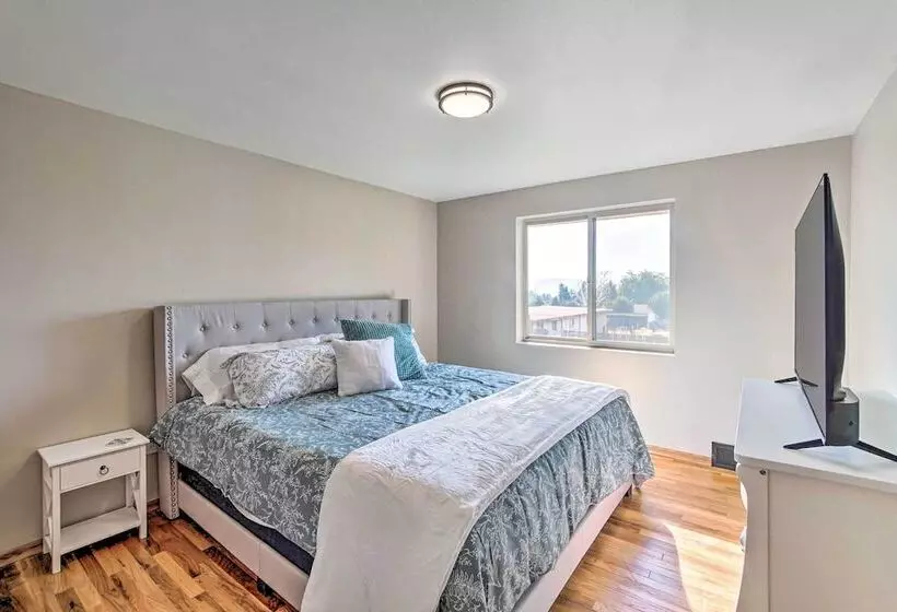Family Friendly Yakima Escape W/ Yard & Pool!
