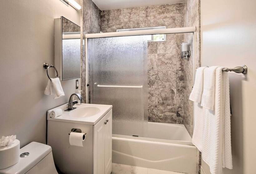 Family Home In Walkable Area Near Silicon Valley!