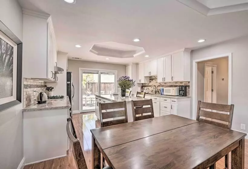 Family Home In Walkable Area Near Silicon Valley!