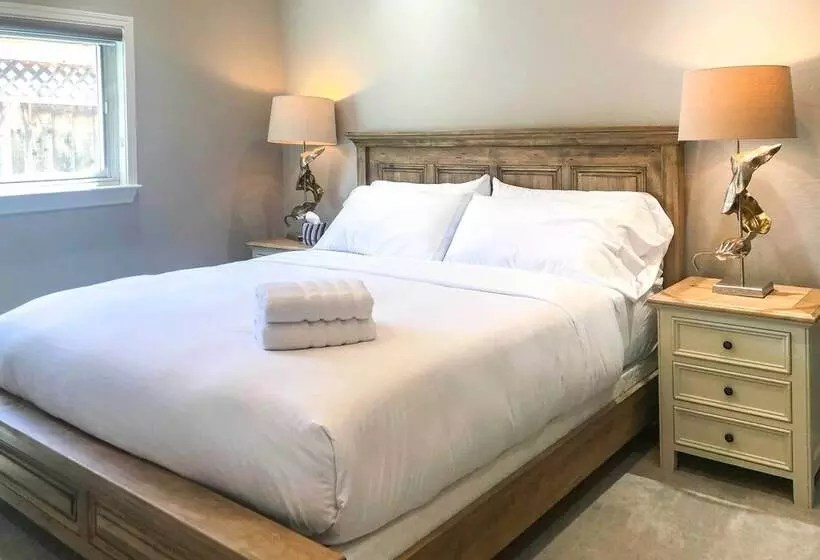 Family Home In Walkable Area Near Silicon Valley!