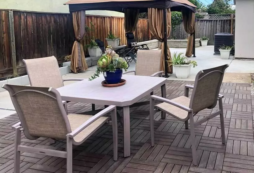 Family Home In Walkable Area Near Silicon Valley!