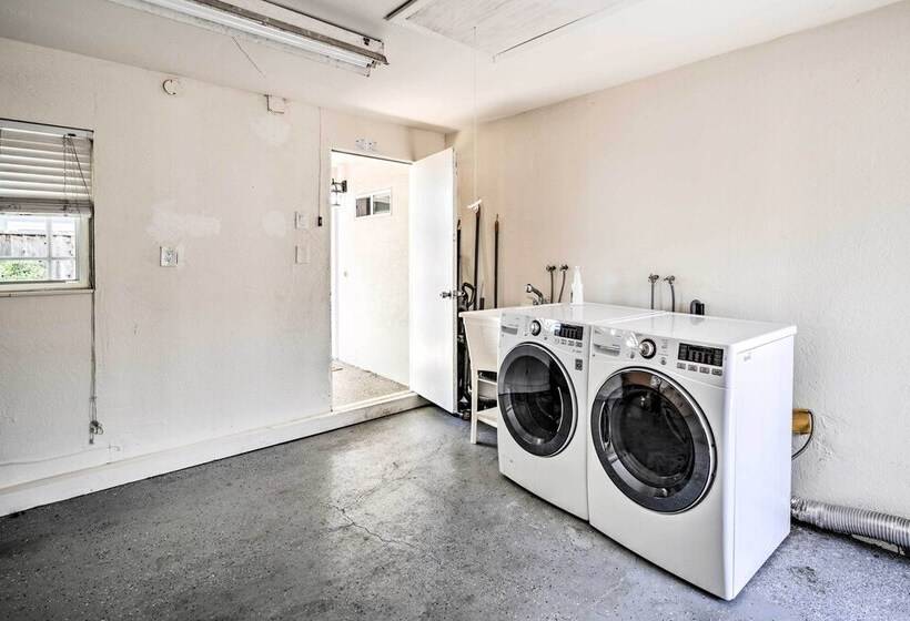 Family Home In Walkable Area Near Silicon Valley!