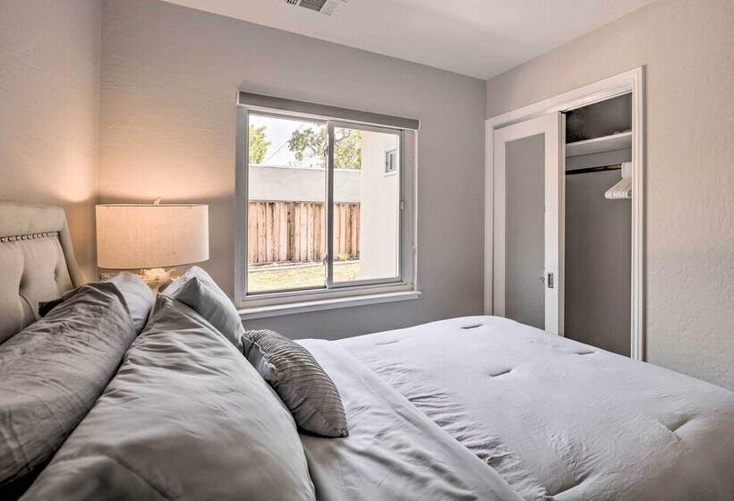 Family Home In Walkable Area Near Silicon Valley!