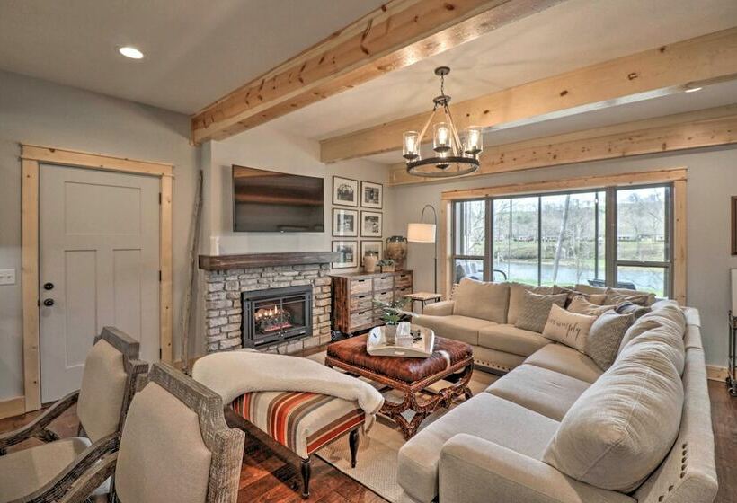 Flippin Home On White River W/ Fire Pit & Views!