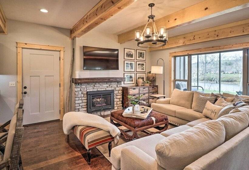 Flippin Home On White River W/ Fire Pit & Views!