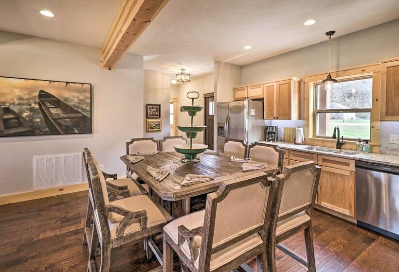 Flippin Home On White River W/ Fire Pit & Views!