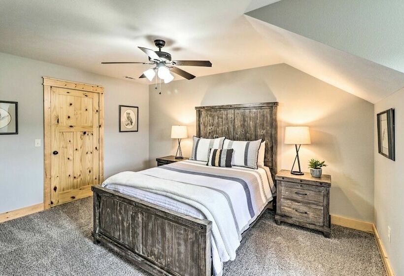 Flippin Home On White River W/ Fire Pit & Views!