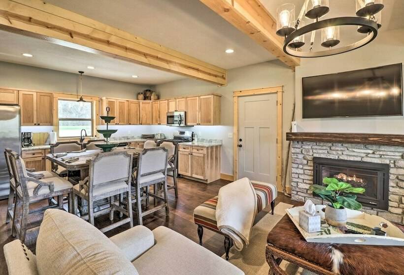 Flippin Home On White River W/ Fire Pit & Views!