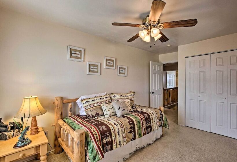 Scenic Views & Game Room: Garden City Retreat!