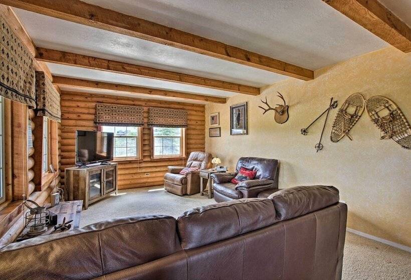 Scenic Views & Game Room: Garden City Retreat!