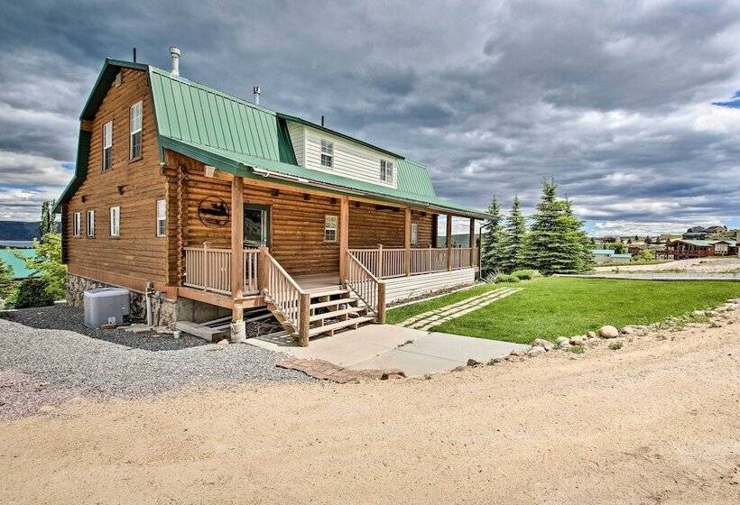 Scenic Views & Game Room: Garden City Retreat!