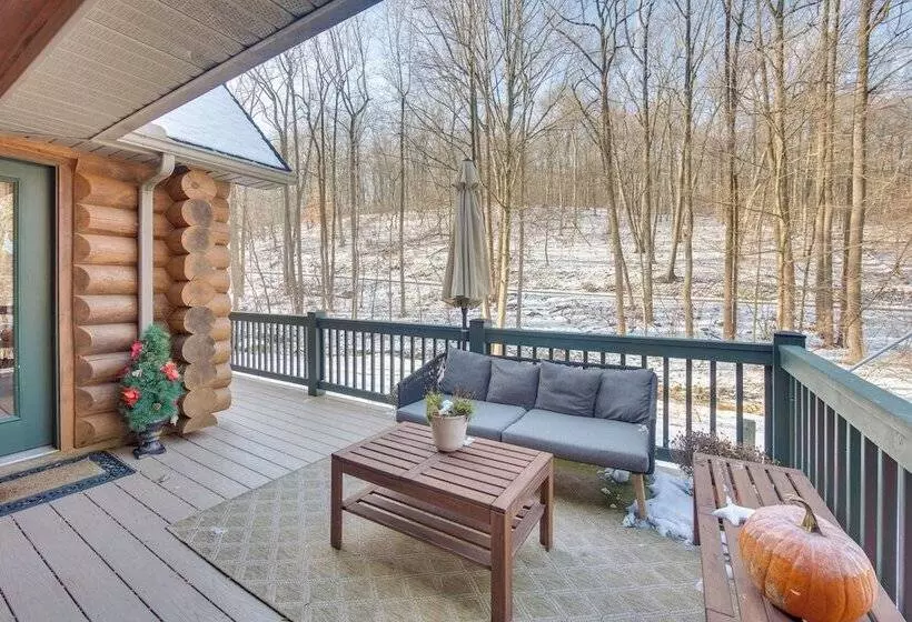 Grand 4,000 Sq Ft House   11 Miles To Lancaster!