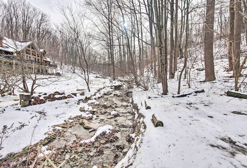 Grand 4,000 Sq Ft House   11 Miles To Lancaster!