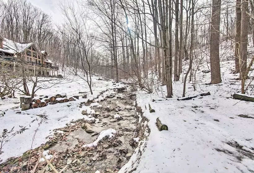 Grand 4,000 Sq Ft House   11 Miles To Lancaster!