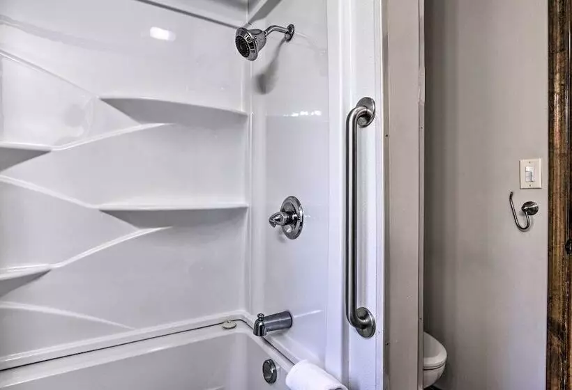 Smoky Mountain Cabin: 4 Acres, 3 Mi To Gatlinburg