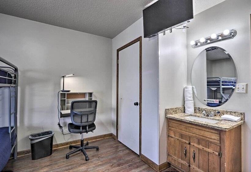 Smoky Mountain Cabin: 4 Acres, 3 Mi To Gatlinburg