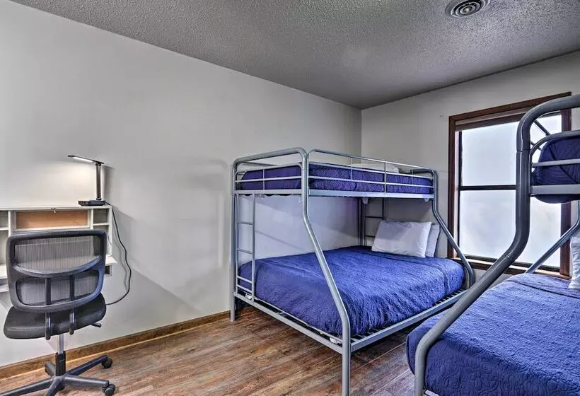 Smoky Mountain Cabin: 4 Acres, 3 Mi To Gatlinburg