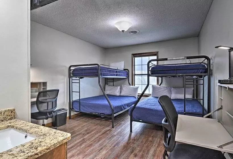 Smoky Mountain Cabin: 4 Acres, 3 Mi To Gatlinburg