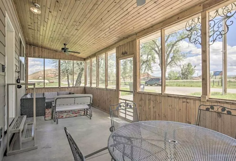 Idyllic Gem: Screened Porch, 1/2 Mi To River!