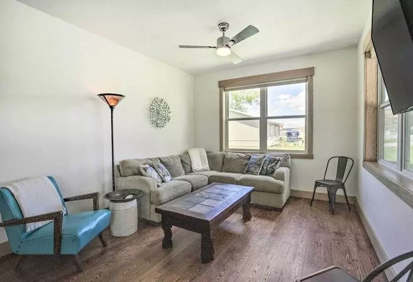 Idyllic Gem: Screened Porch, 1/2 Mi To River!