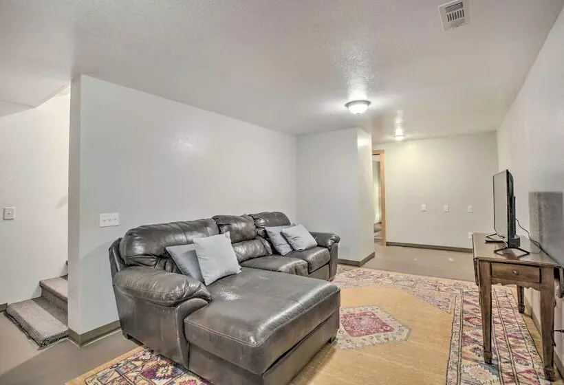 Idyllic Gem: Screened Porch, 1/2 Mi To River!