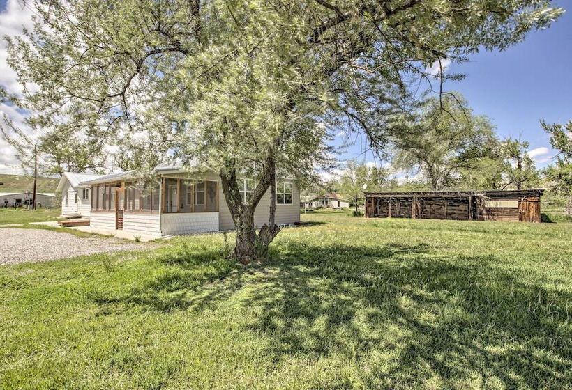 Idyllic Gem: Screened Porch, 1/2 Mi To River!