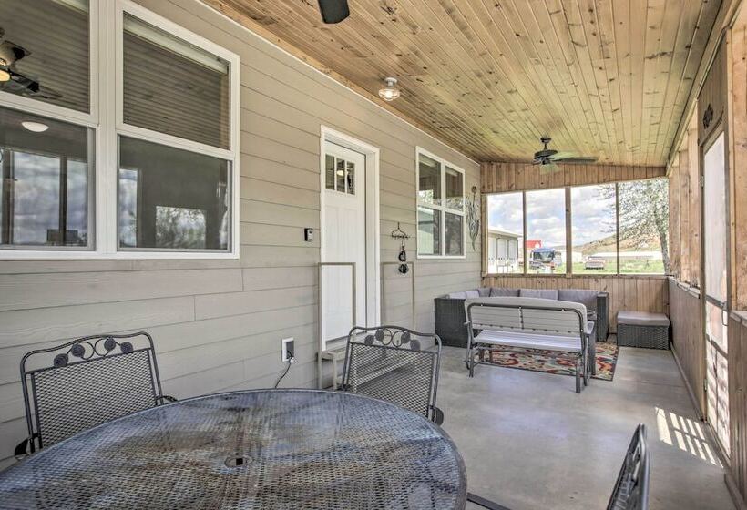 Idyllic Gem: Screened Porch, 1/2 Mi To River!