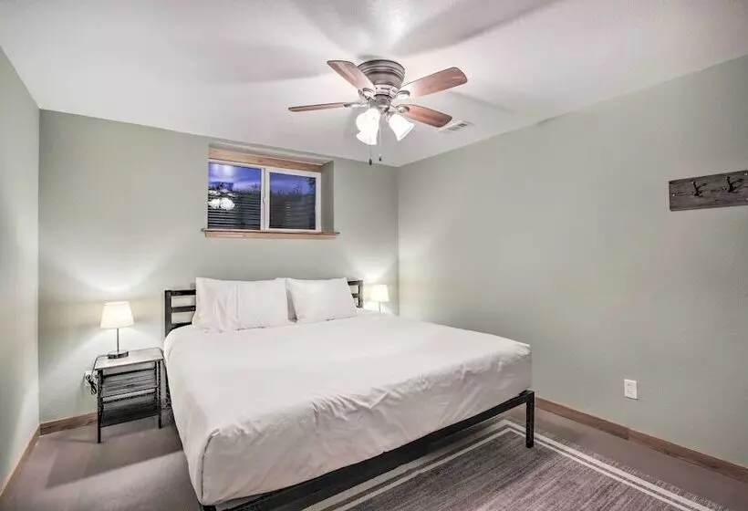 Idyllic Gem: Screened Porch, 1/2 Mi To River!