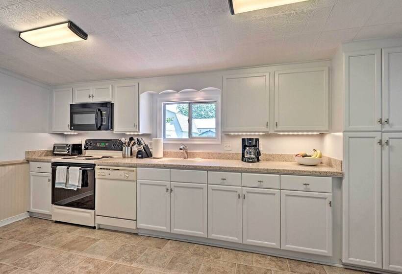 Isle Have Another    1 Block To Colonial Beach!