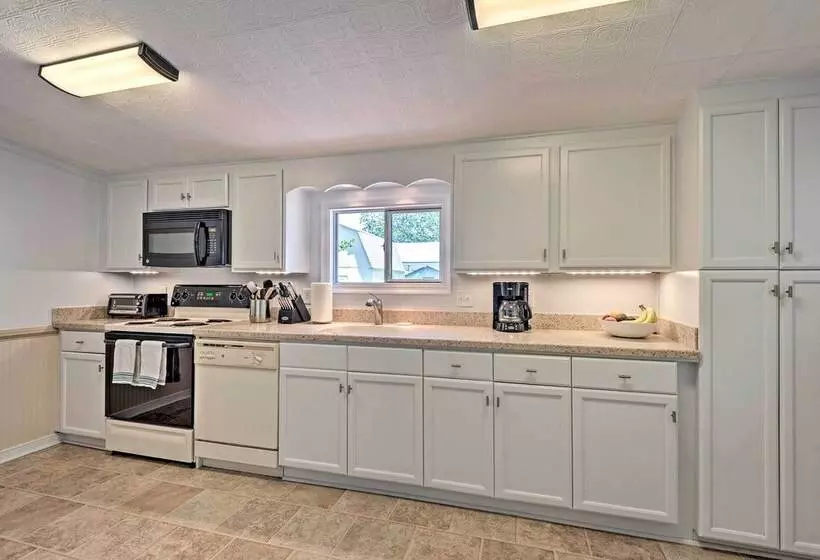 Isle Have Another    1 Block To Colonial Beach!