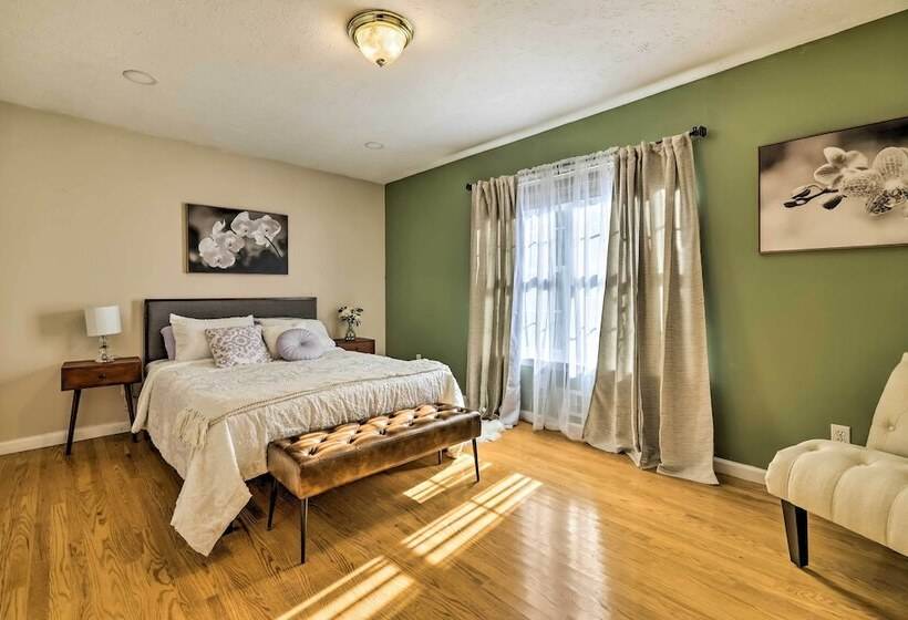 Long Pond Hideaway W/ Deck + Private Hot Tub!