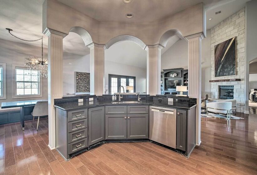 Luxurious Navasota Retreat 14 Mi To A & M!