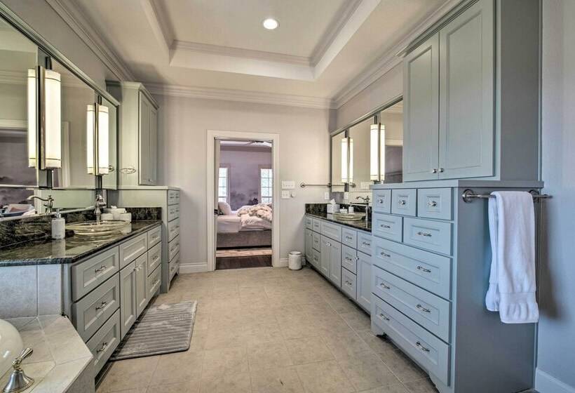 Luxurious Navasota Retreat 14 Mi To A & M!
