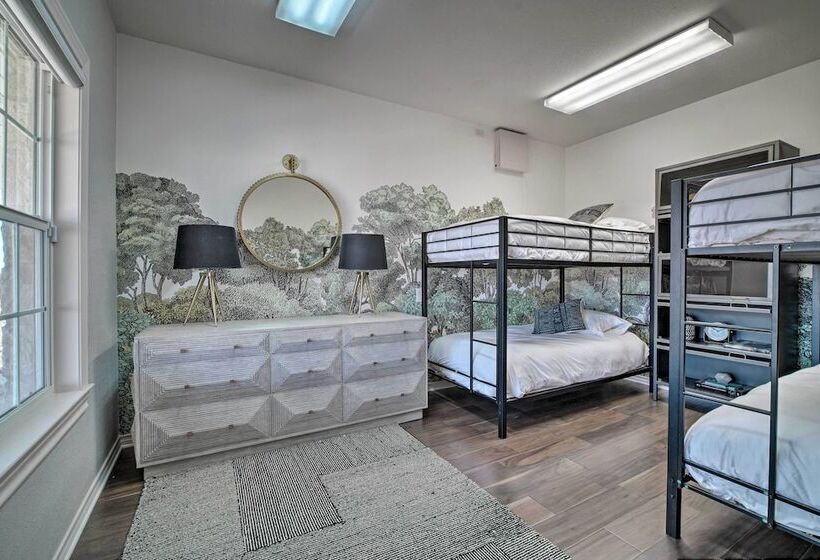 Luxurious Navasota Retreat 14 Mi To A & M!