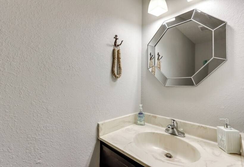 Hot Tub + Fire Pit: Margaritaville Resort Home!