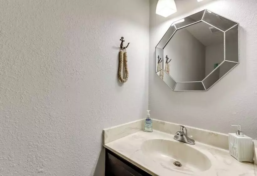 Hot Tub + Fire Pit: Margaritaville Resort Home!