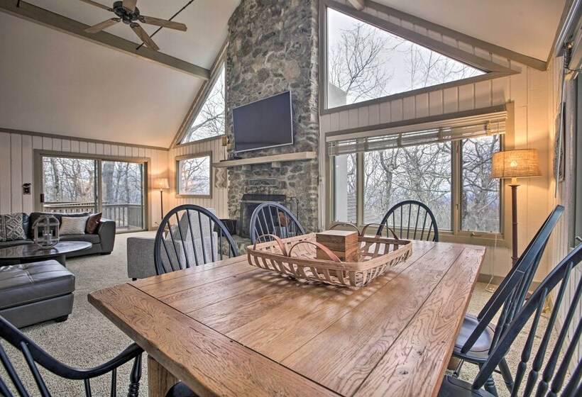 Mountaintop Wintergreen Resort Home W/ Deck, Views