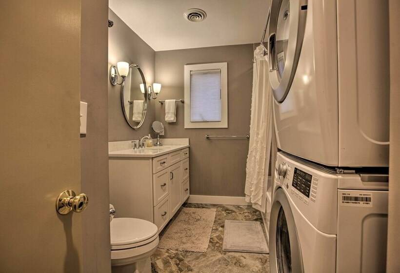 Mountaintop Wintergreen Resort Home W/ Deck, Views