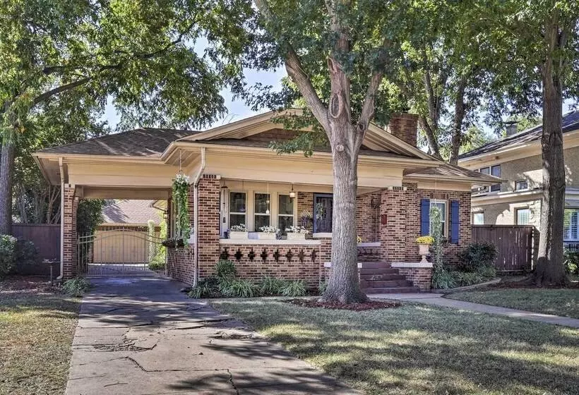 Walk To Midwestern State: Wichita Falls Cottage!