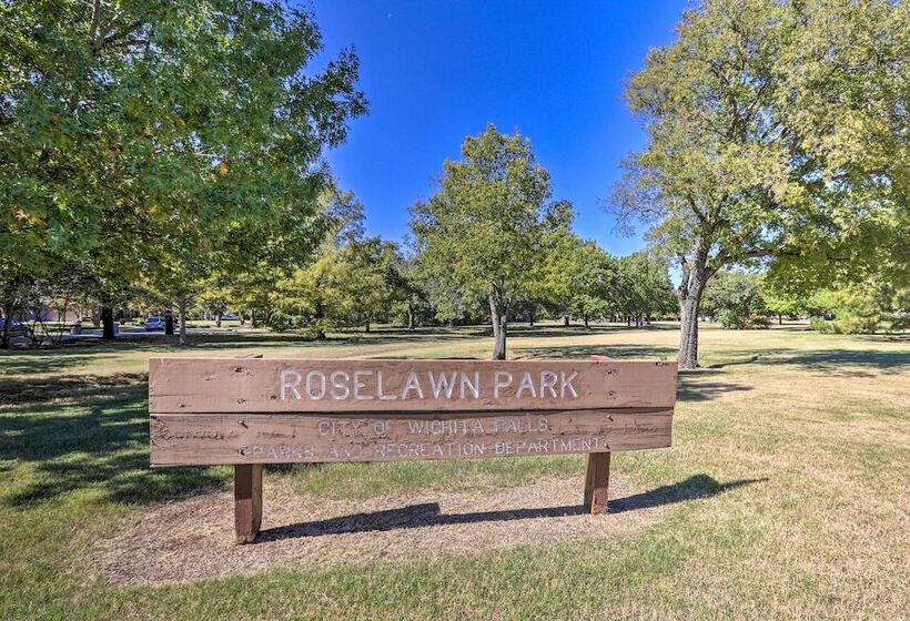 Walk To Midwestern State: Wichita Falls Cottage!