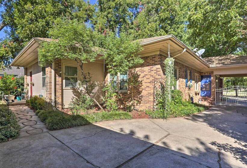 Walk To Midwestern State: Wichita Falls Cottage!