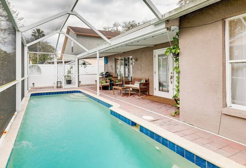 Pet Friendly Valrico Vacation Home W/ Lanai!