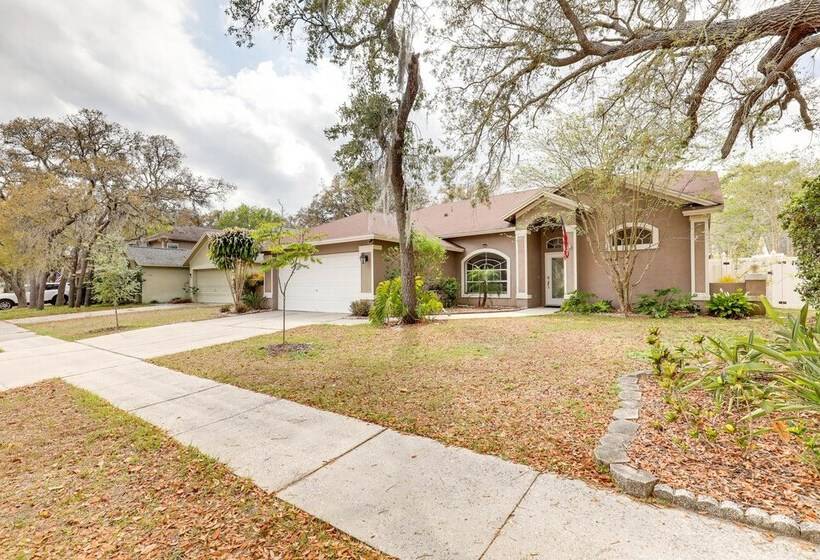 Pet Friendly Valrico Vacation Home W/ Lanai!