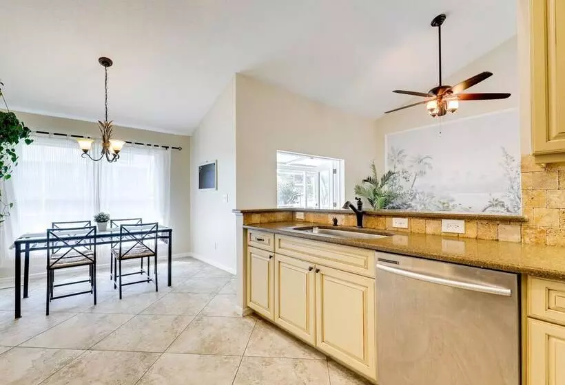 Pet Friendly Valrico Vacation Home W/ Lanai!