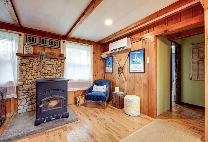 Pet Friendly Wilmington Retreat W/ Hot Tub!