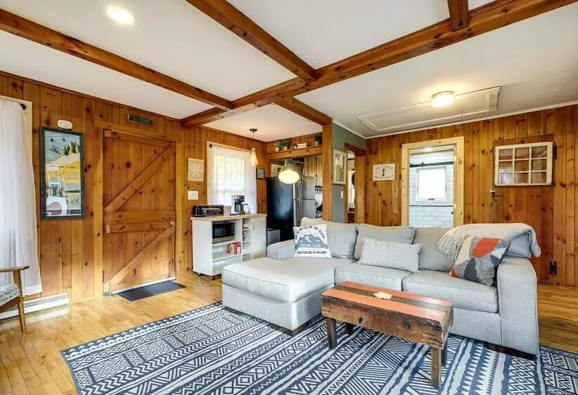 Pet Friendly Wilmington Retreat W/ Hot Tub!