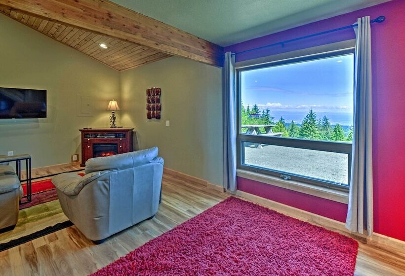 Picturesque Port Angeles Cabin W/ Fire Pit!